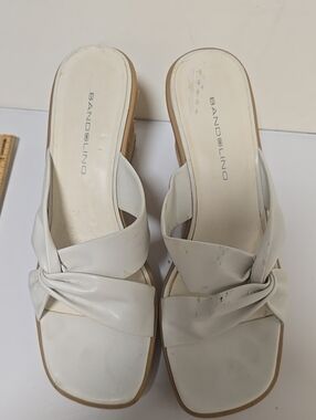 Bandolino White Knot Slide Mules